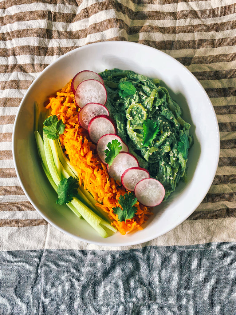Spirulina Noodle Bowl with Ginger Cashew Sauce