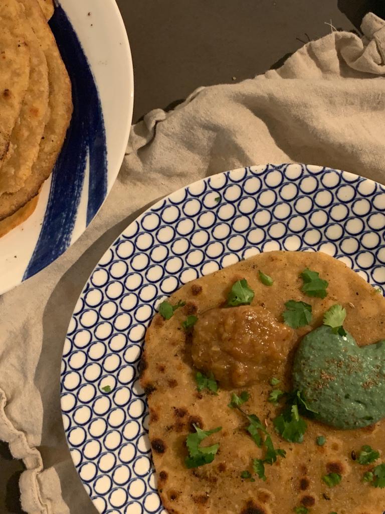 Home-made Chapati with Spirulina Hummus